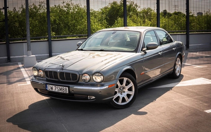 Jaguar XJ cena 55000 przebieg: 232000, rok produkcji 2004 z Wrocław małe 407